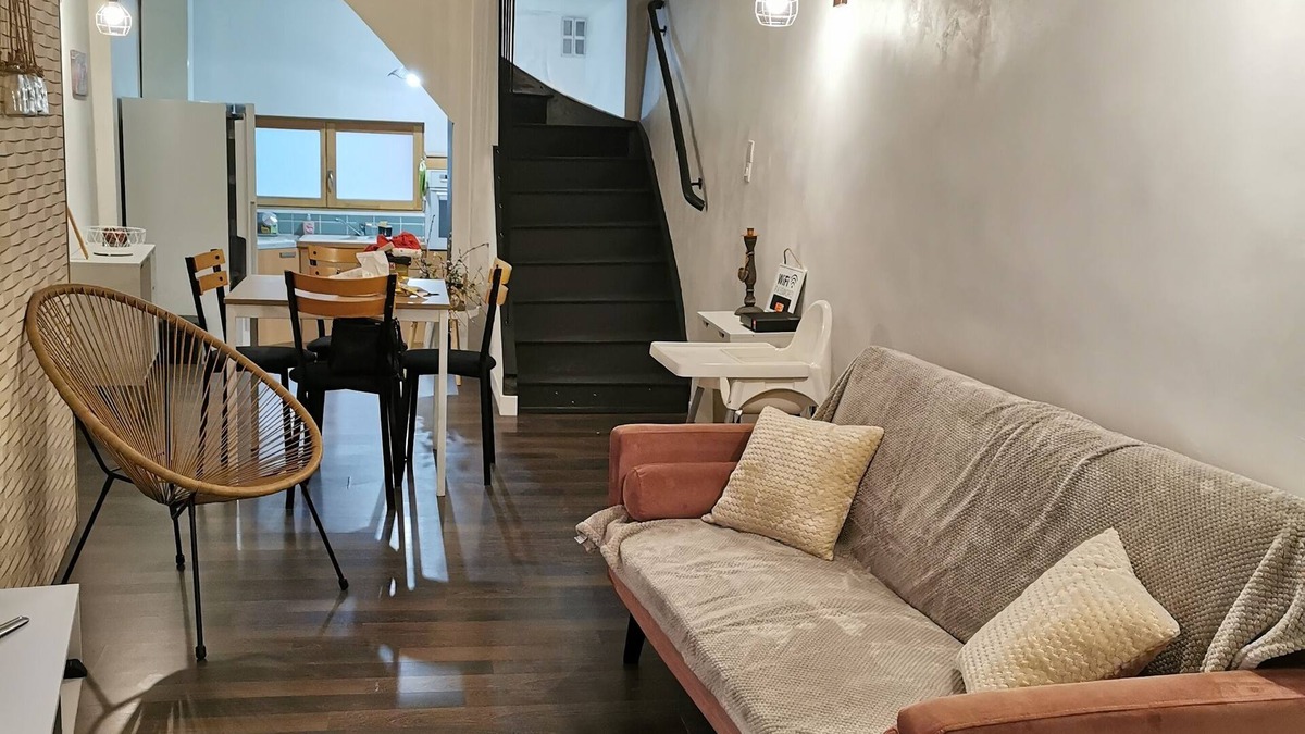 Yenne House | LA Petite Maison