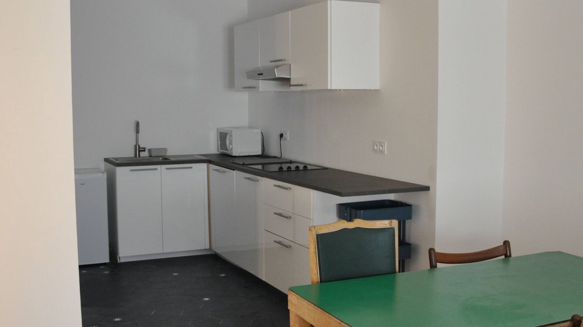 Meze House | La Petite Maison Rouge.