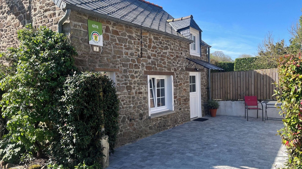 Plouer-sur-Rance House | La Petite Quinoise, Cosy quiet location with parking, near St Malo, Mont St Michel