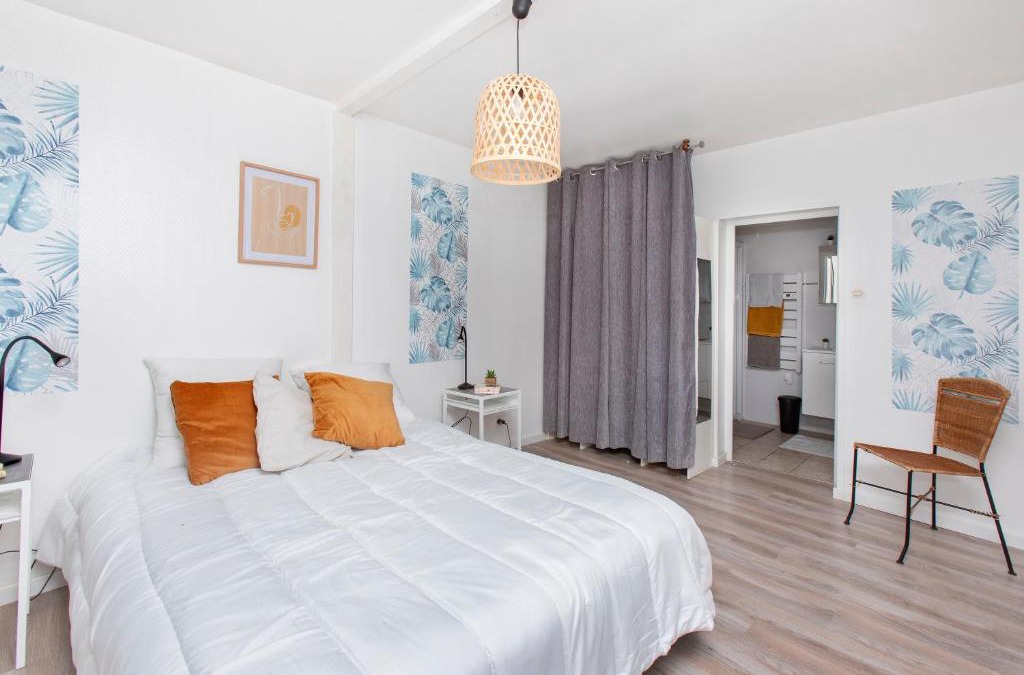Brionne Apartment | La Petite Terrasse - Appartement spacieux