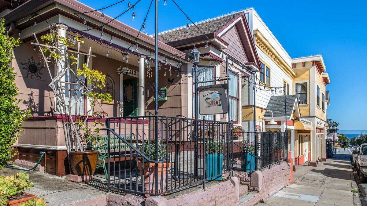 Pacific Grove House | La Piccola Casa "The Little House" Lic. # 0446