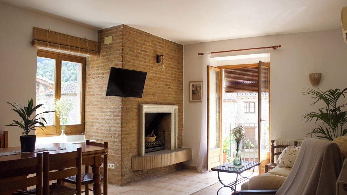 Sant Llorenc de la Muga Apartment | La Plaçeta - Sant Llorenç de la Muga