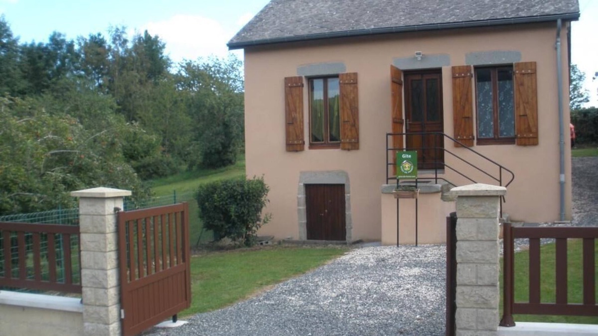 La Celle-en-Morvan House | La Place - CELLE-EN-MORVAN (LA)