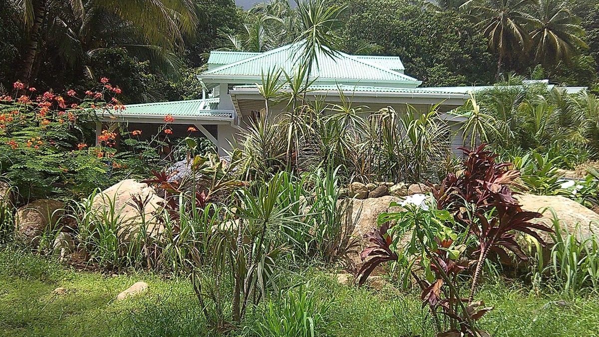La Plaine Villa | La Plaine: House with character