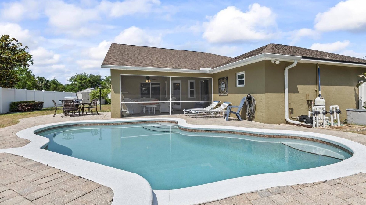 Palm Coast House | La Playa Pool Home | Outdoor Bar | Close To The Beach | Palm Coast