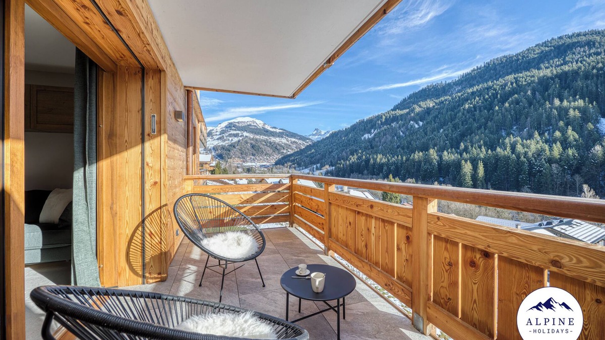 Saint-Jean-de-Sixt Apartment | La Pointe Percée: Alpine Retreat 4*