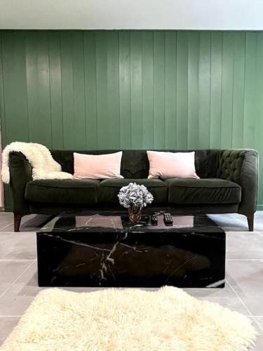 Le Biot Apartment | La Pomme de Pin