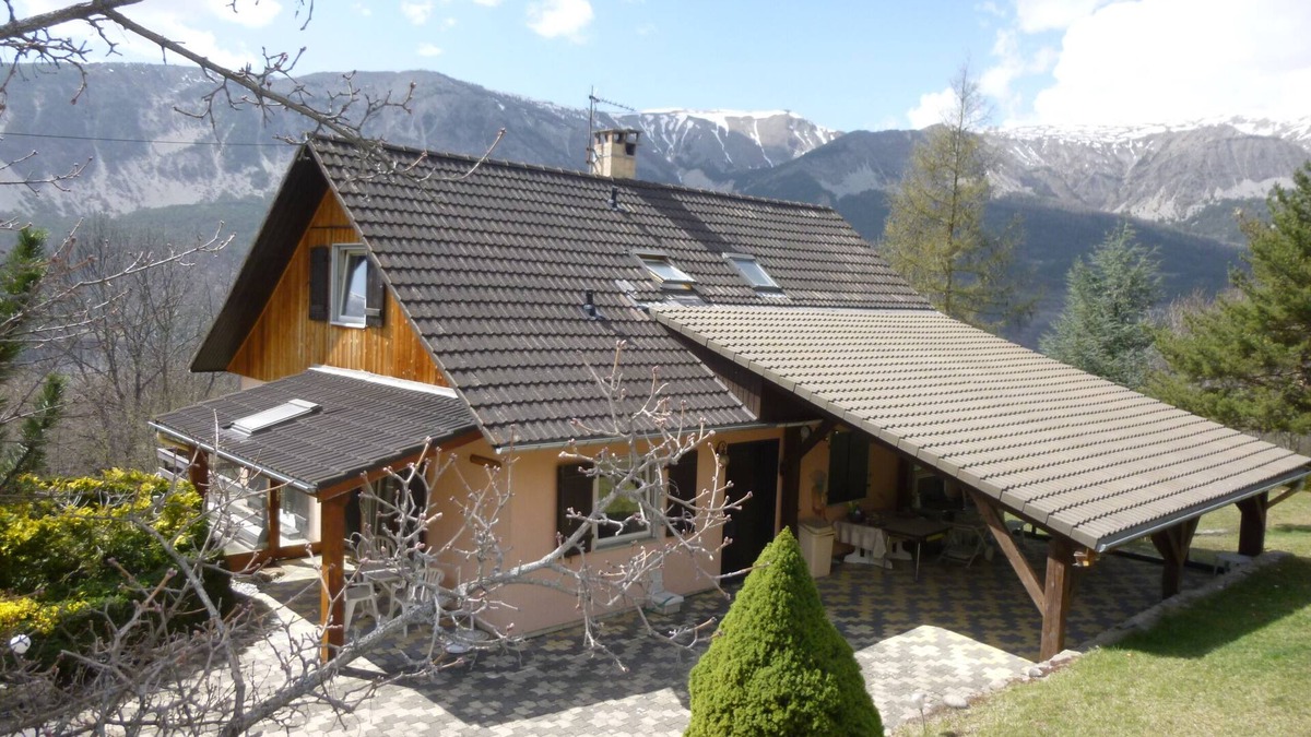 Beauvezer Ski Chalet | La Pommière 5* - superb views just 15 minutes drive from ski station