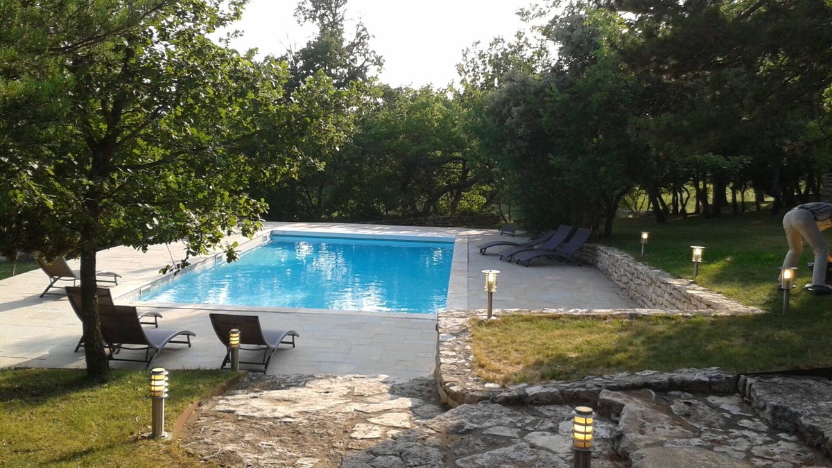 Reillanne House | La Poncette, Provencal mas with large garden and private pool in the Luberon.