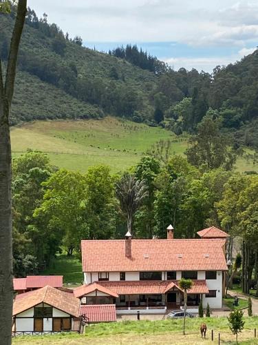 El Rosal Hotel | La Posada De Los Arcángeles