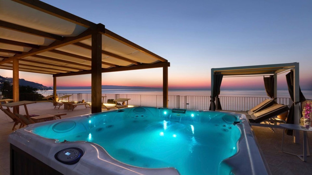 Mazzeo Apartment | La Preziosa - Four Bedroom Apartment, Sleeps 8