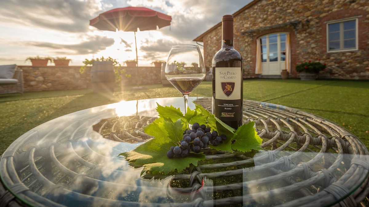 Montecarlo Villa | La Principessa Tuscan farmhouse with pool on wine road of Montecarlo-Lucca