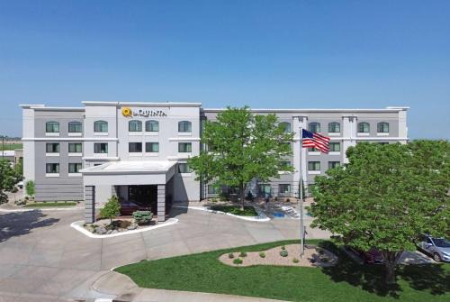 Kearney Hotel | La Quinta by Wyndham Kearney