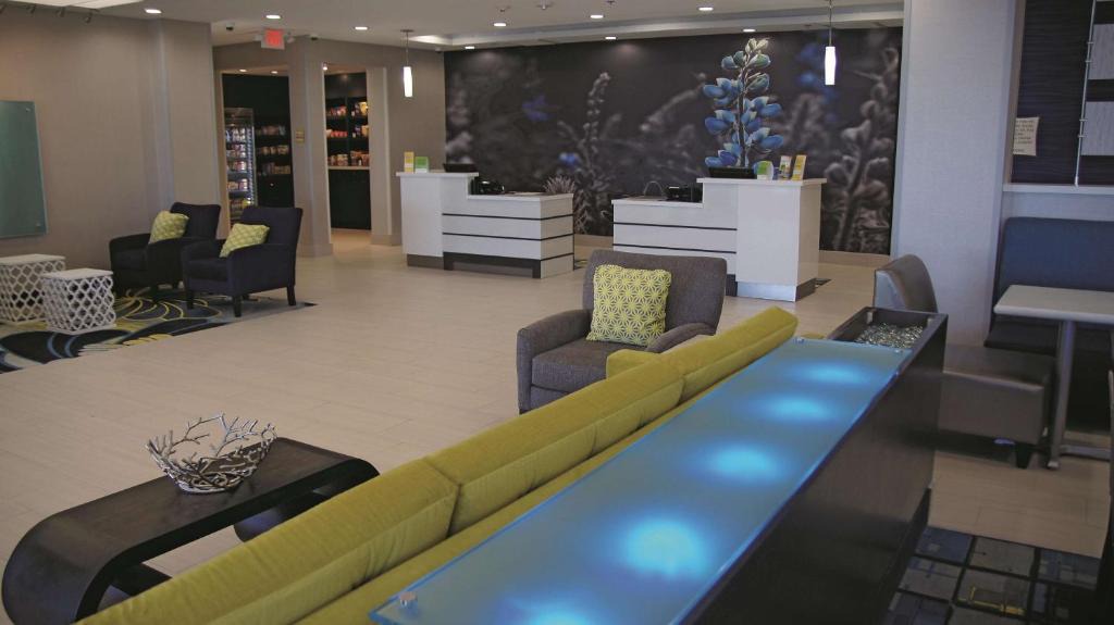 Odessa Hotel | La Quinta by Wyndham Odessa North - Sienna Tower