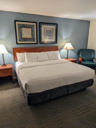 Willowbrook Hotel | La Quinta Inn by Wyndham Chicago Willowbrook