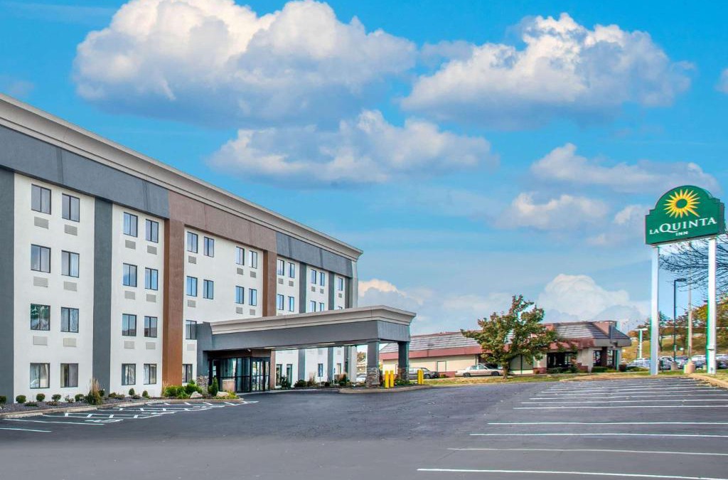 Hazelwood Hotel | La Quinta Inn by Wyndham St. Louis Hazelwood - Airport North