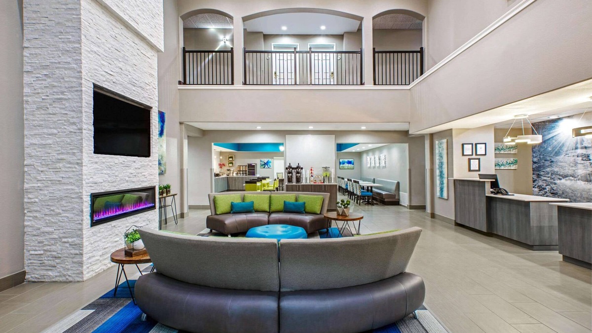 Sulphur Springs Hotel | La Quinta Inn & Suites by Wyndham Sulphur Springs