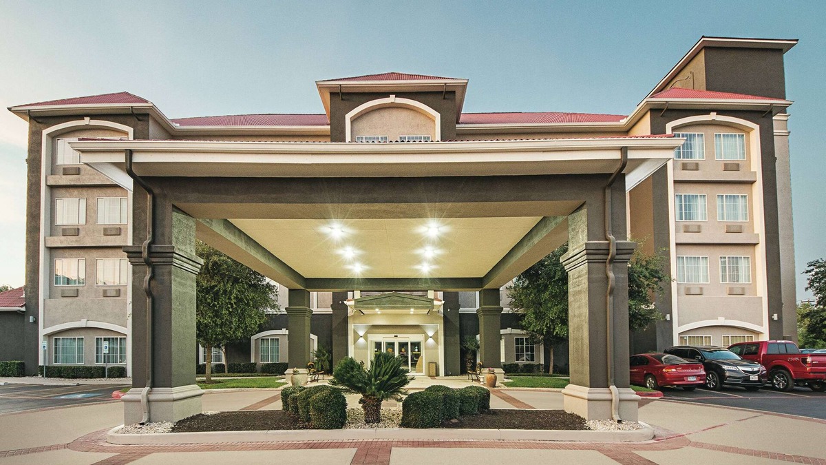 San Antonio Hotel | La Quinta Inn & Suites by Wyndham San Antonio Northwest