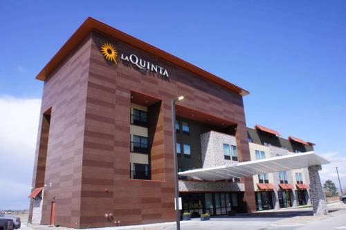 Littleton Hotel | La Quinta Inn & Suites by Wyndham Littleton-Red Rocks