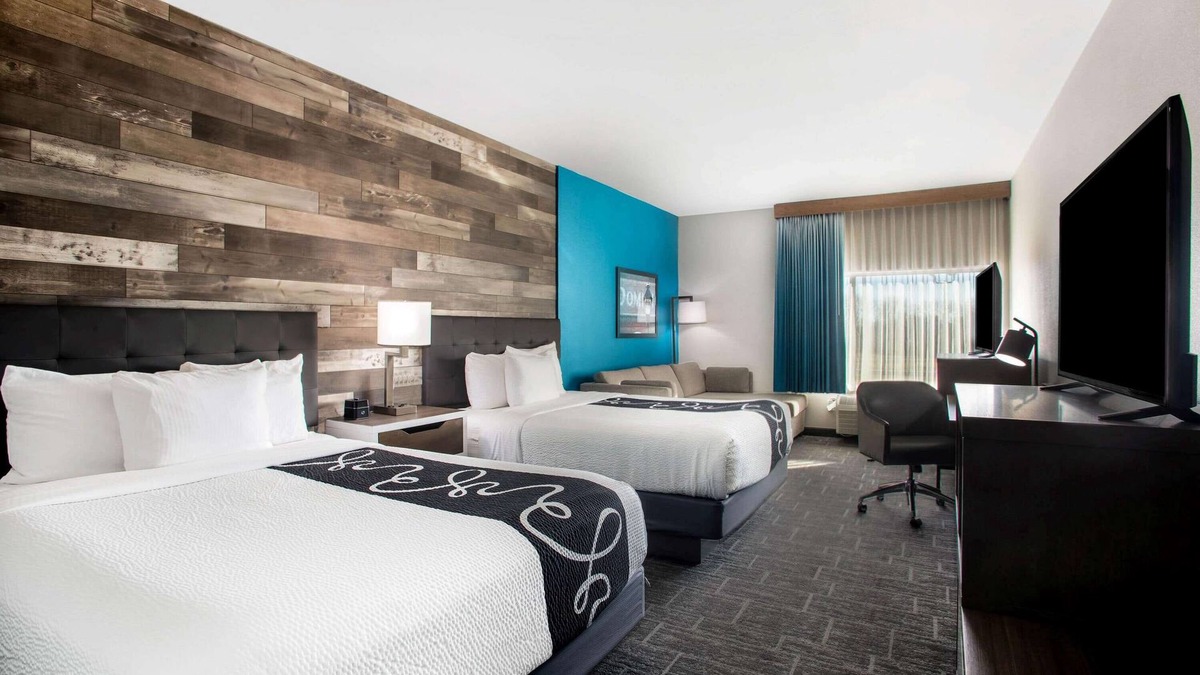 Pittsburg Hotel | La Quinta Inn & Suites by Wyndham Pittsburg