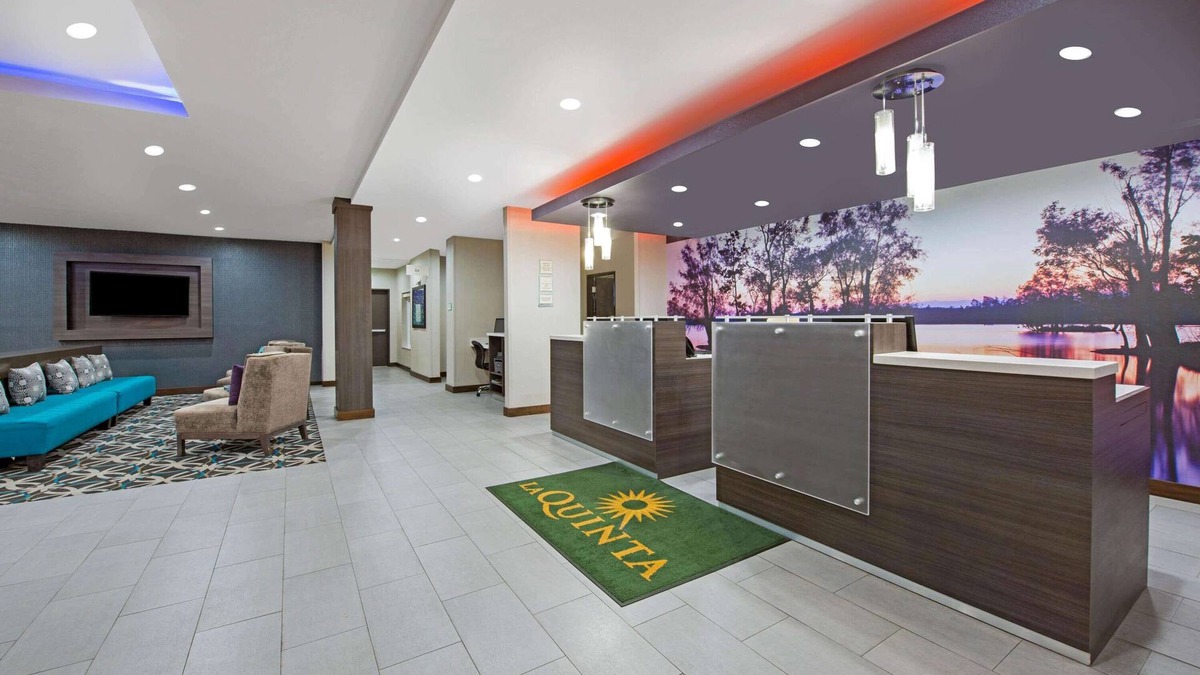 Westlake Hotel | La Quinta Inn & Suites by Wyndham Lake Charles - Westlake