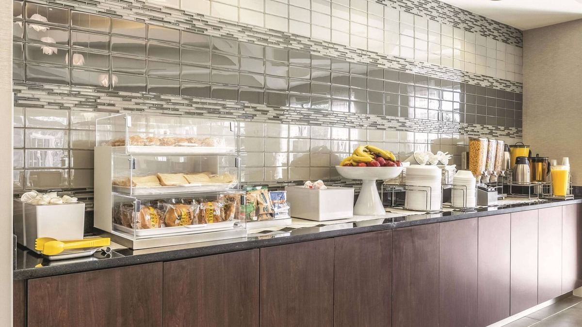 Alexandria Hotel | La Quinta Inn & Suites by Wyndham Alexandria Airport