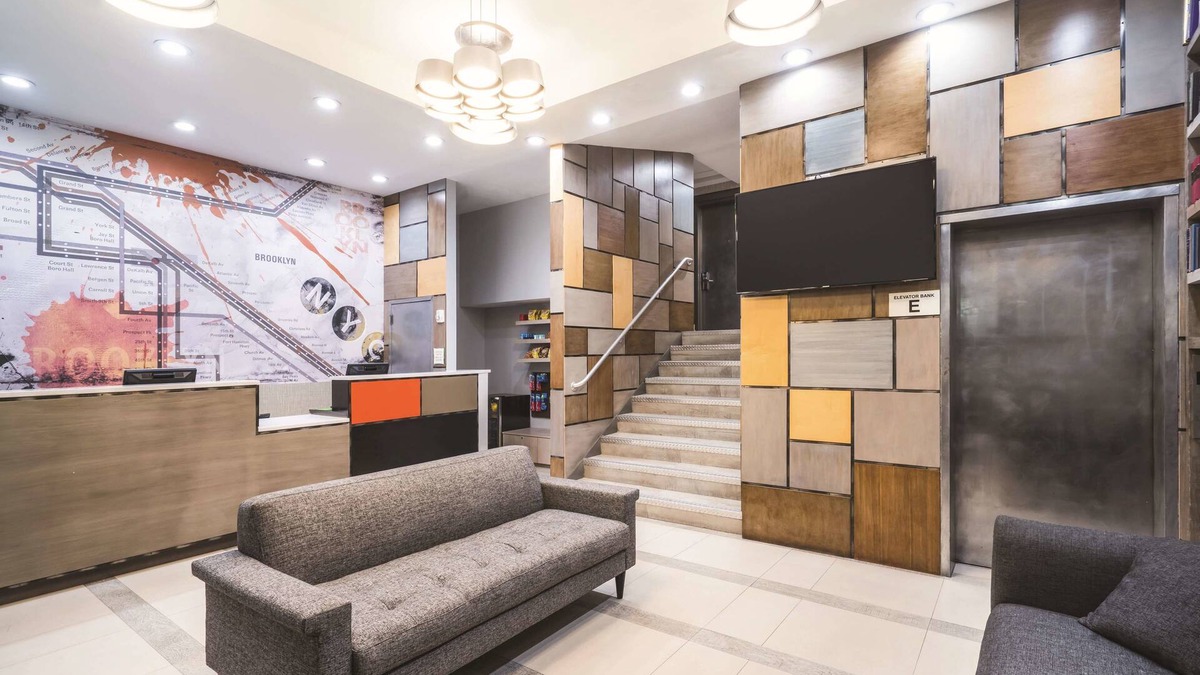 Gowanus Hotel | La Quinta Inn & Suites by Wyndham Brooklyn Downtown