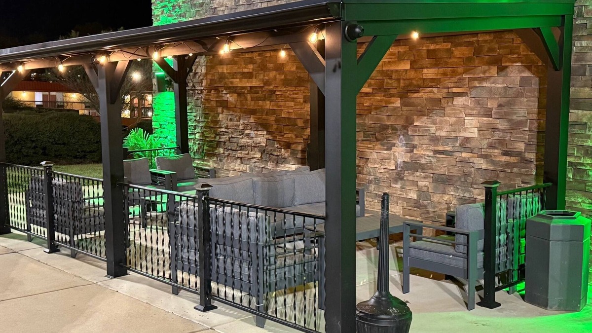 Forsyth Hotel | La Quinta Inn & Suites by Wyndham Forsyth