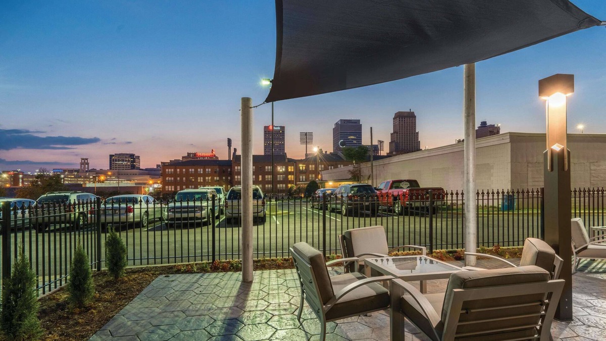 Downtown Memphis Hotel | La Quinta Inn & Suites by Wyndham Memphis Downtown