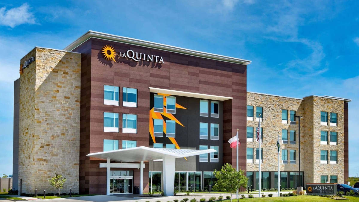 Terrell Hotel | La Quinta Inn & Suites by Wyndham Terrell