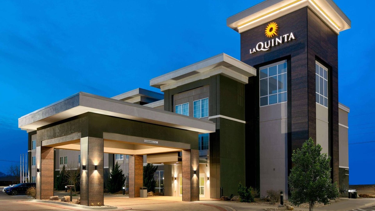 Clinton Hotel | La Quinta Inn & Suites by Wyndham Clinton Historic Route 66