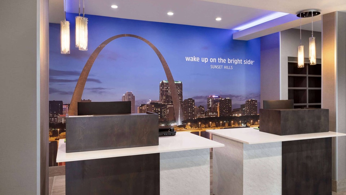 Sunset Hills Hotel | La Quinta Inn & Suites by Wyndham St Louis Route 66