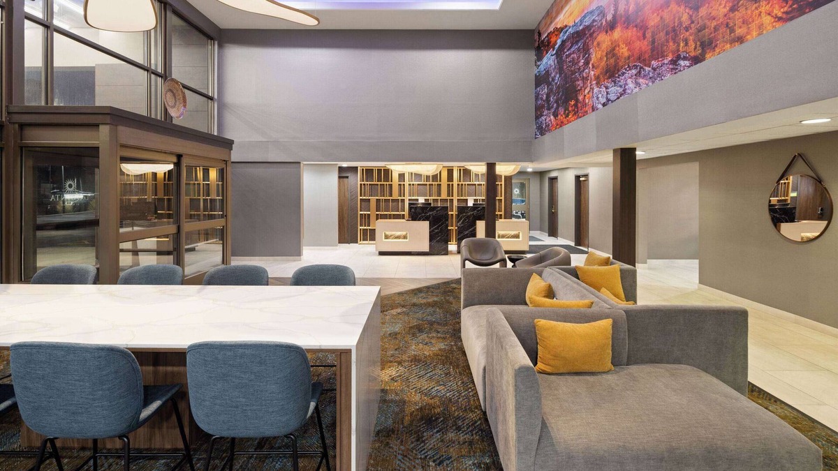 Buena Hotel | La Quinta Inn & Suites by Wyndham Yakima Downtown