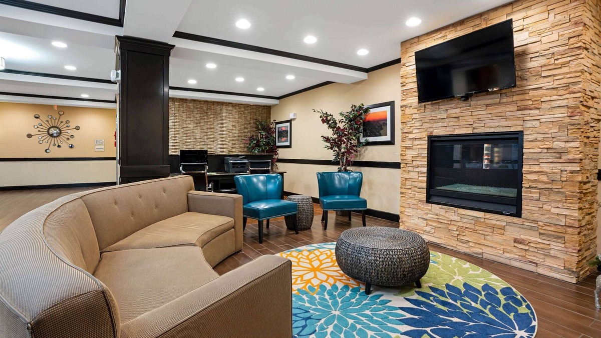 Auburn Hotel | La Quinta Inn & Suites by Wyndham Auburn