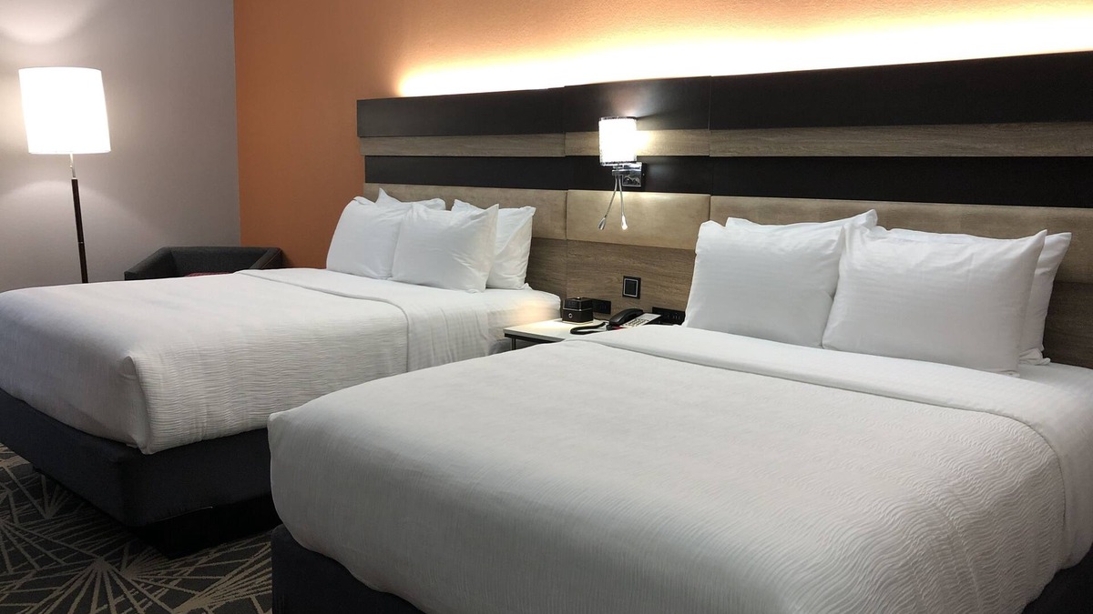 Branson Theater District Hotel | La Quinta Inn & Suites by Wyndham Branson