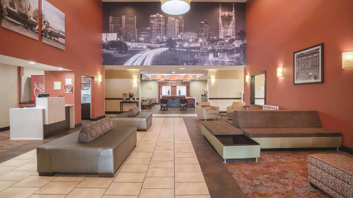 Smyrna Hotel | La Quinta Inn & Suites by Wyndham Smyrna TN - Nashville