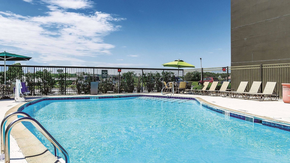 Warwick Hotel | La Quinta Inn & Suites by Wyndham Warwick Providence Airport