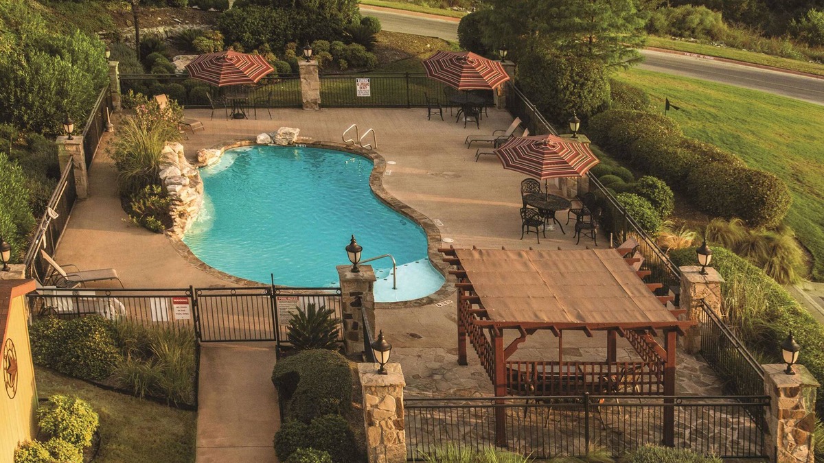 Marble Falls Hotel | La Quinta Inn & Suites by Wyndham Marble Falls