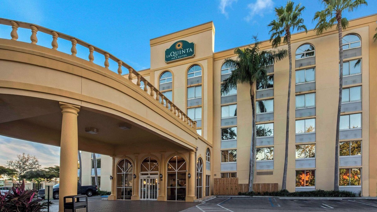 West Palm Beach Hotel | La Quinta Inn & Suites by Wyndham West Palm Beach Airport