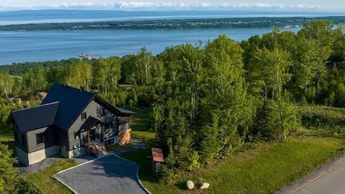 Saint-Joseph-de-la-Rive Ski Chalet | La Réserve des Éboulements spa