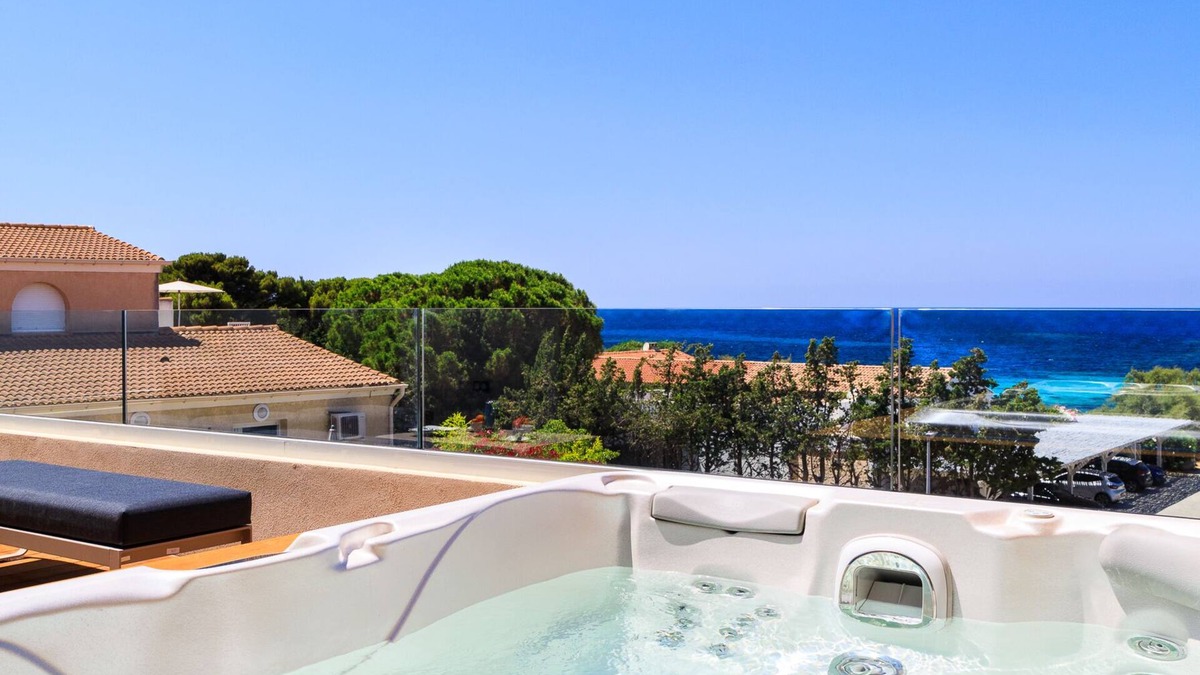 L'Ile-Rousse Hotel | La Résidence Santa Maria