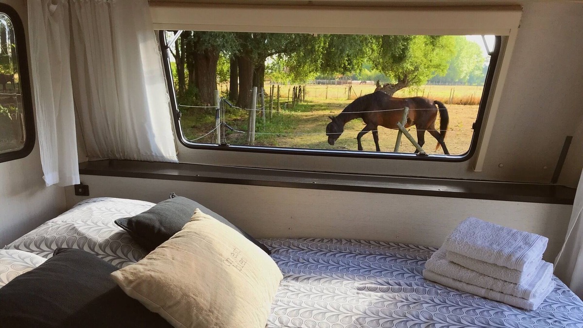 Cysoing House | La "ravane" Logement Insolite, Isolé, Nature et Chevaux Avec Brasero