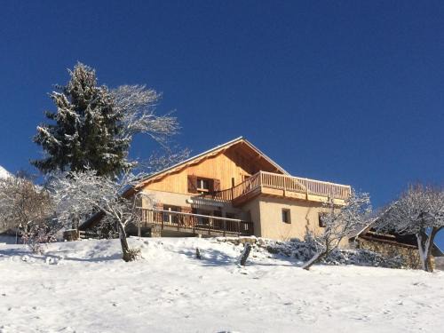 Puy-Sanieres Apartment | La Rawette