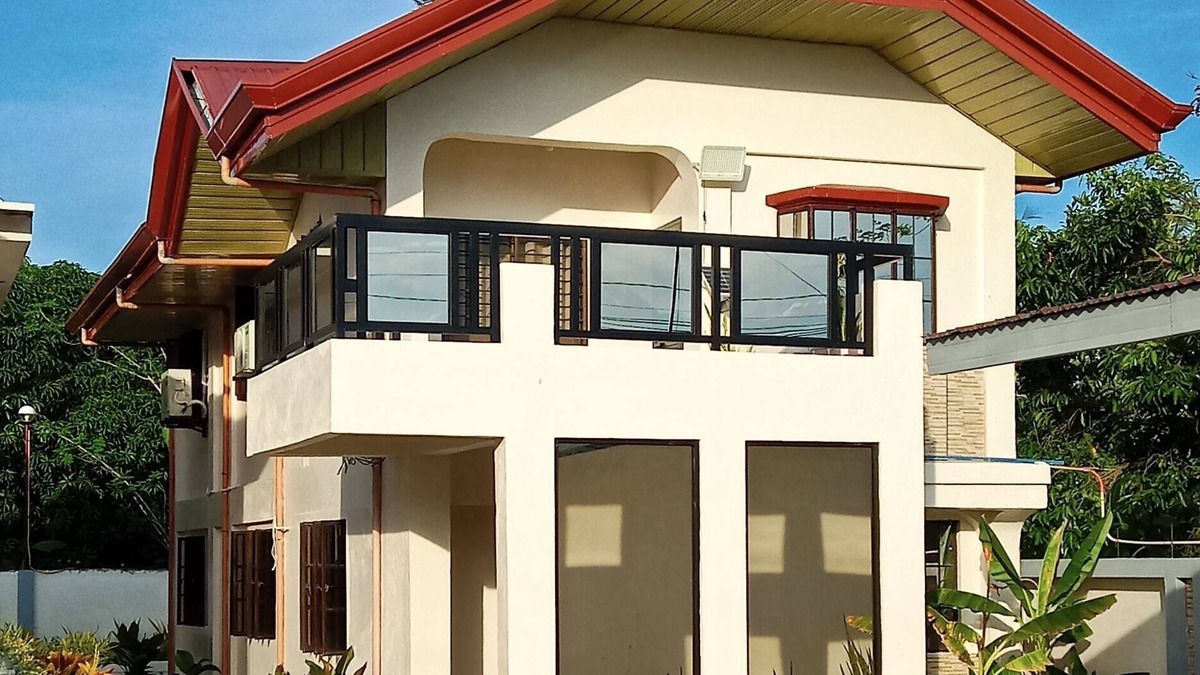 Lal-Lo House | La-Rivière: 3-bedroom family-sized house