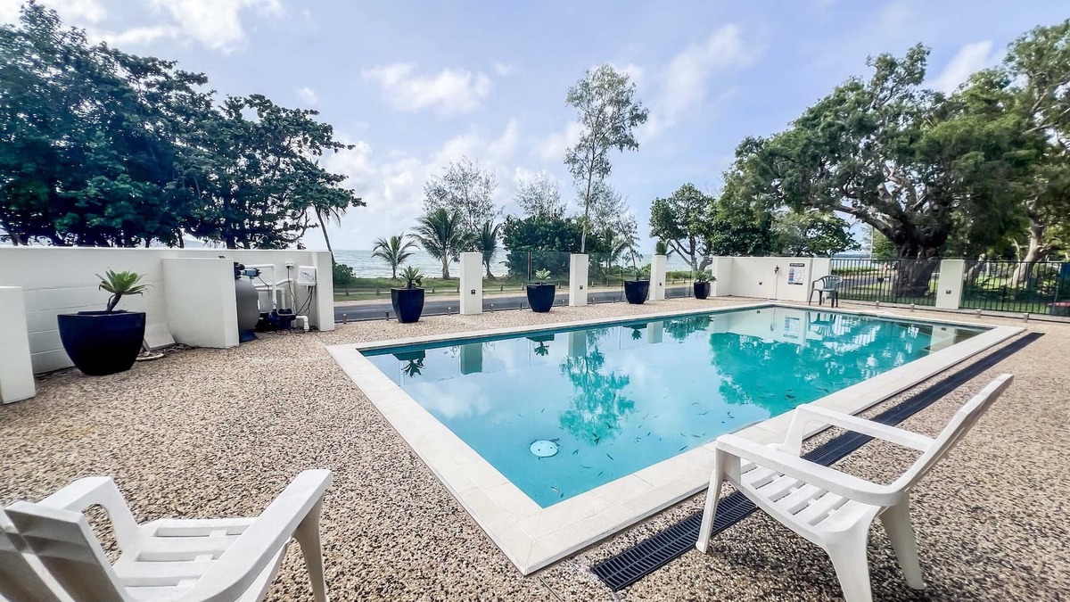 South Mission Apartment | La Riviera One Coastal Life Style One Bedroom