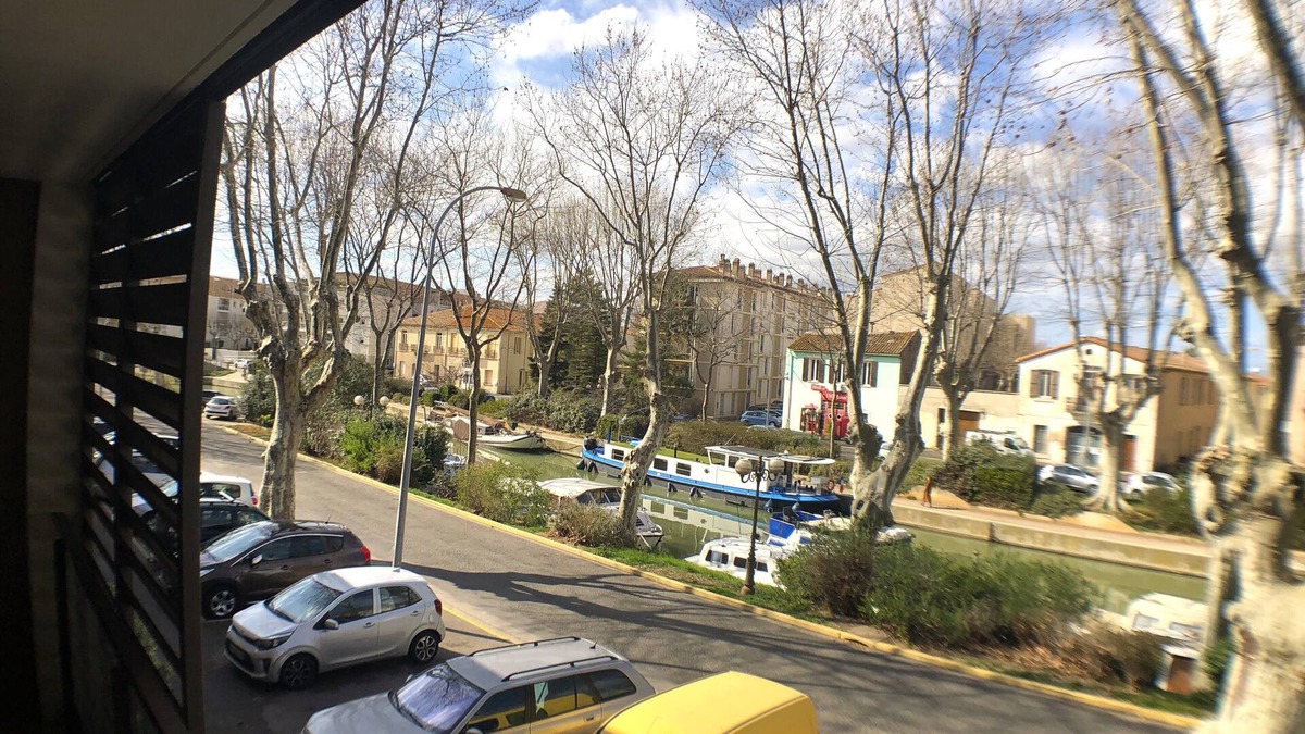 Anatole France Apartment | La Robine - Studio with parking