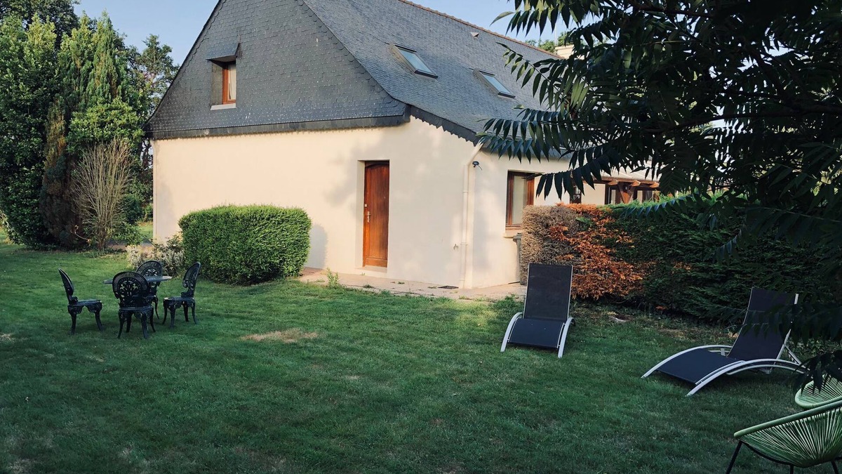 Noyal-Muzillac Apartment | La Rochelière - peace and quiet by the sea in Southern Brittany