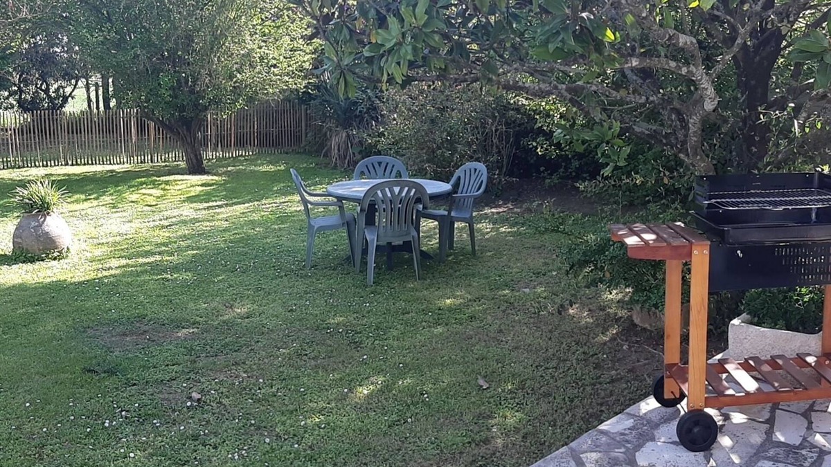 Saint-Xandre House | La Rochelle nearby for this quiet house and garden