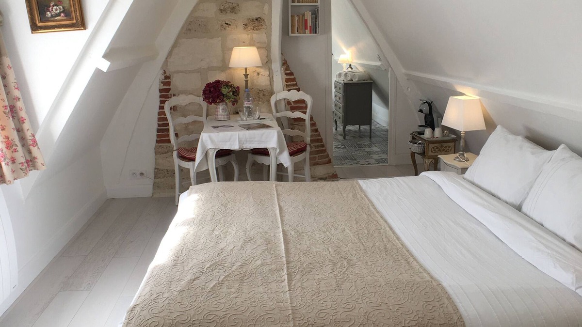 Berville-sur-Mer Bed & Breakfast | La Romance, charming bed and breakfast with breakfast