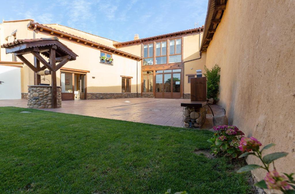 Hospital de Orbigo House | La Rosaleda León - Casa Rural -